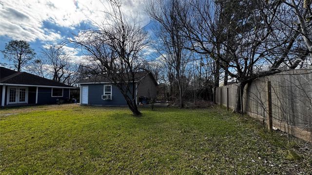 4709 34th Street, Dickinson, TX 77539