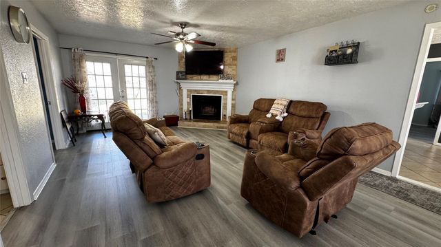 4709 34th Street, Dickinson, TX 77539