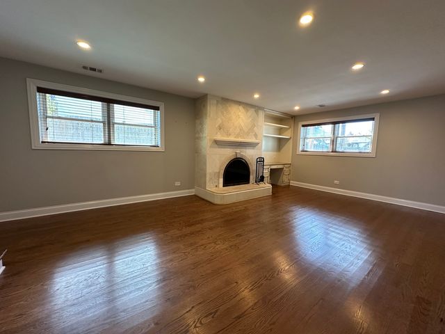 130 Bonnie Brae Avenue, Mount Prospect, IL 60056