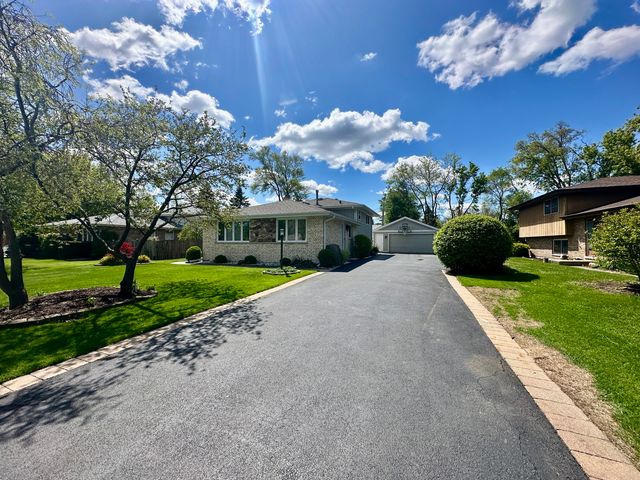 130 Bonnie Brae Avenue, Mount Prospect, IL 60056
