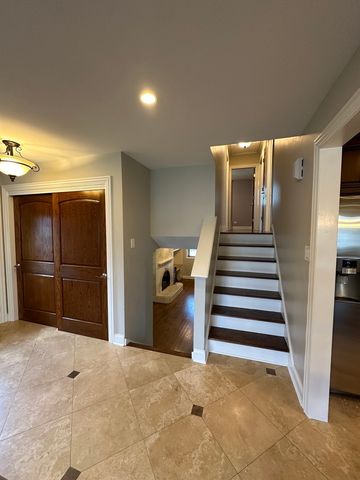 130 Bonnie Brae Avenue, Mount Prospect, IL 60056