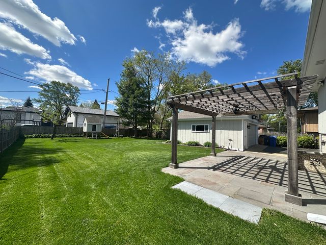 130 Bonnie Brae Avenue, Mount Prospect, IL 60056