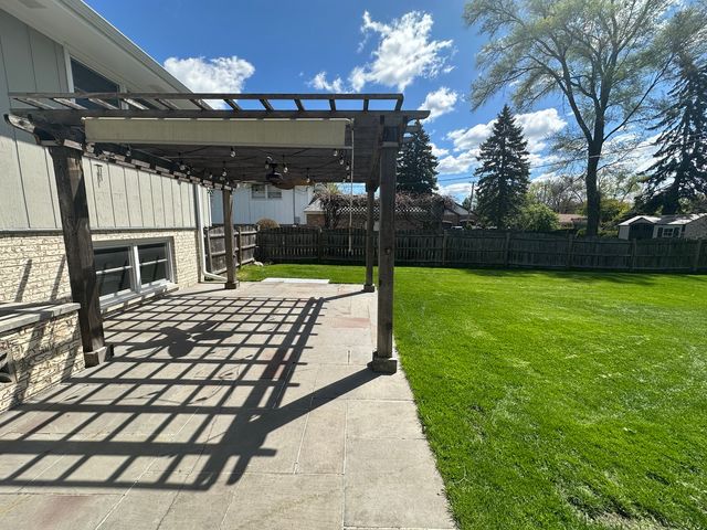 130 Bonnie Brae Avenue, Mount Prospect, IL 60056