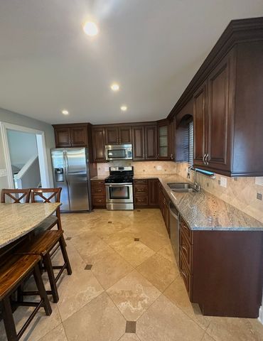130 Bonnie Brae Avenue, Mount Prospect, IL 60056