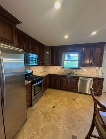 130 Bonnie Brae Avenue, Mount Prospect, IL 60056
