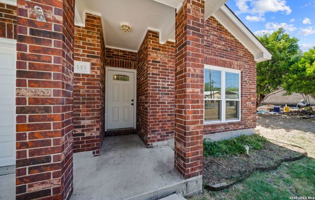 521 Clearfield Dr, New Braunfels, TX 78130