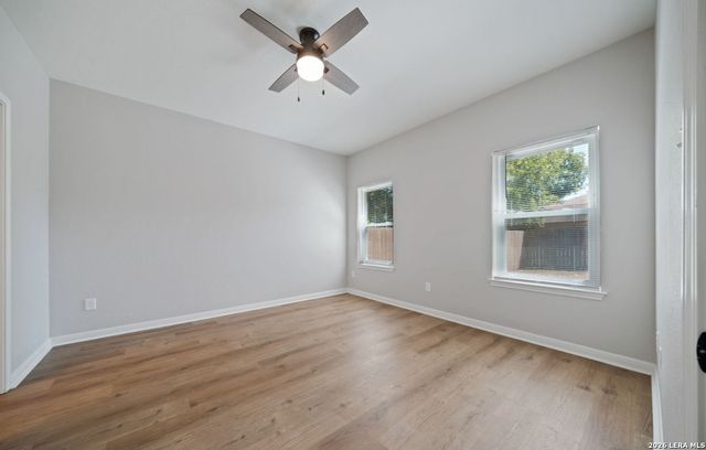 521 Clearfield Dr, New Braunfels, TX 78130