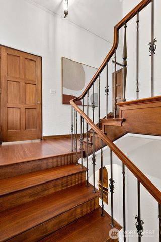 1994 Shenandoah Drive E, Seattle, WA 98112