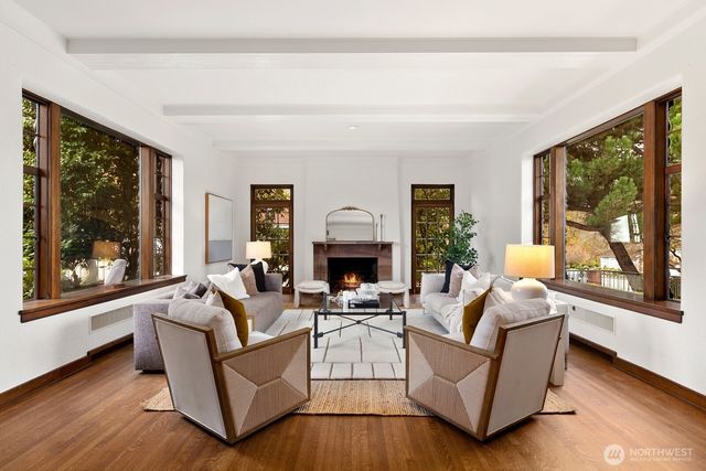 1994 Shenandoah Drive E, Seattle, WA 98112