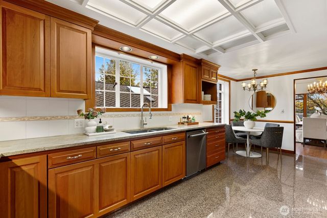 1994 Shenandoah Drive E, Seattle, WA 98112