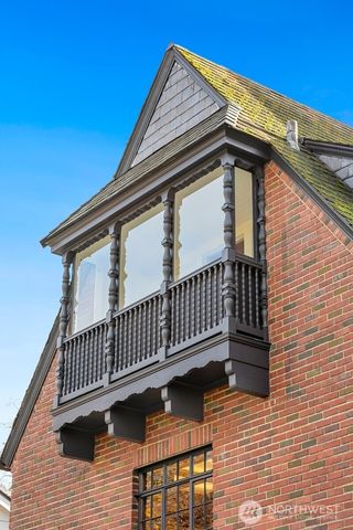 1994 Shenandoah Drive E, Seattle, WA 98112