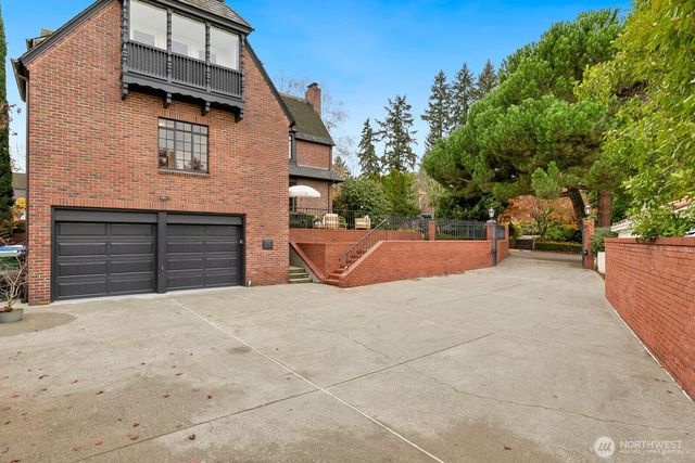 1994 Shenandoah Drive E, Seattle, WA 98112