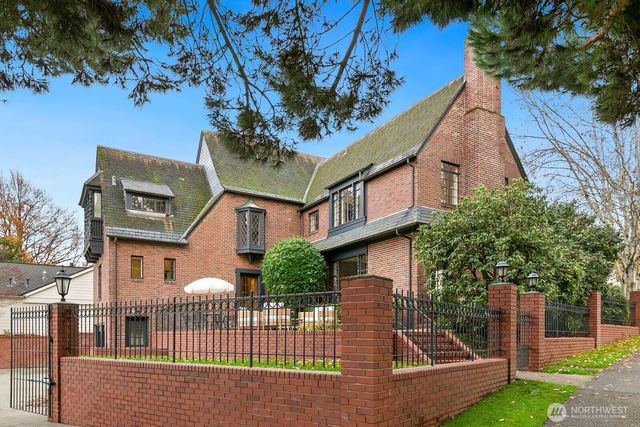 1994 Shenandoah Drive E, Seattle, WA 98112