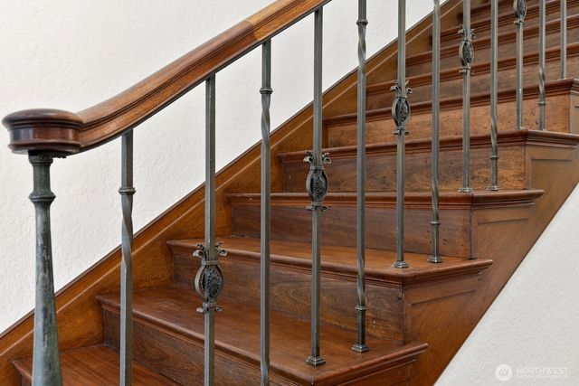 1994 Shenandoah Drive E, Seattle, WA 98112