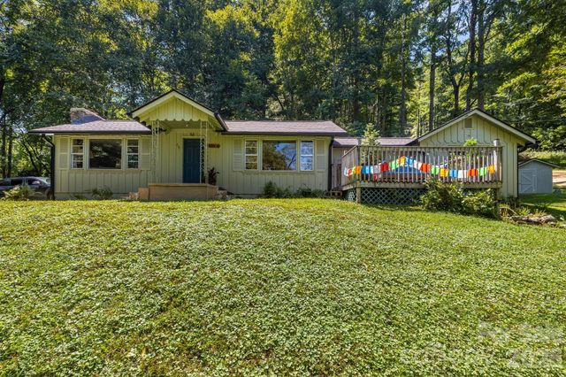 258 Old Homestead Road, Hendersonville, NC 28739