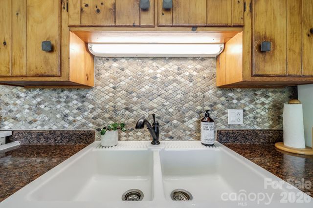258 Old Homestead Road, Hendersonville, NC 28739