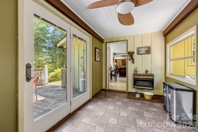 258 Old Homestead Road, Hendersonville, NC 28739