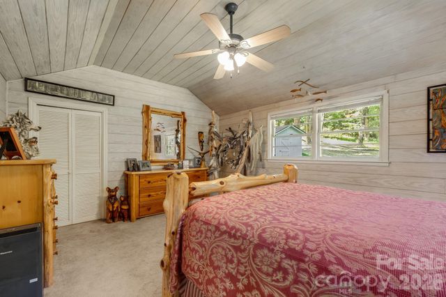 258 Old Homestead Road, Hendersonville, NC 28739