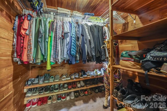 258 Old Homestead Road, Hendersonville, NC 28739