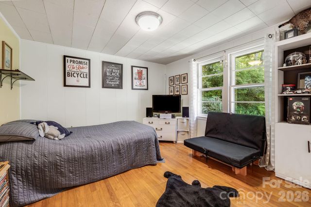 258 Old Homestead Road, Hendersonville, NC 28739