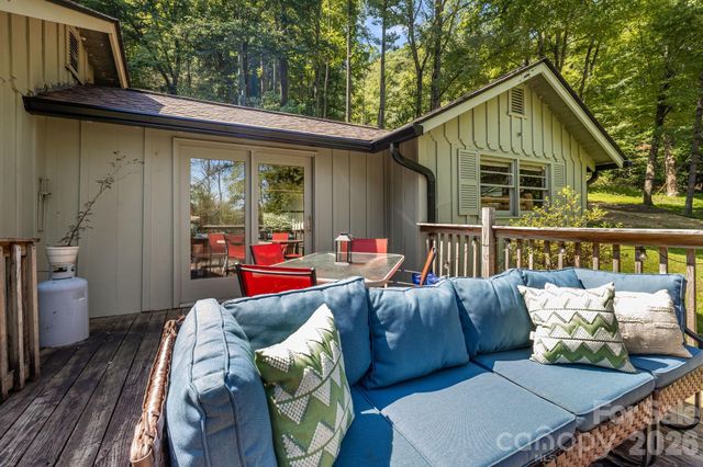 258 Old Homestead Road, Hendersonville, NC 28739