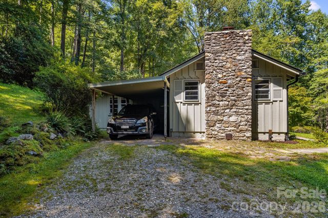 258 Old Homestead Road, Hendersonville, NC 28739