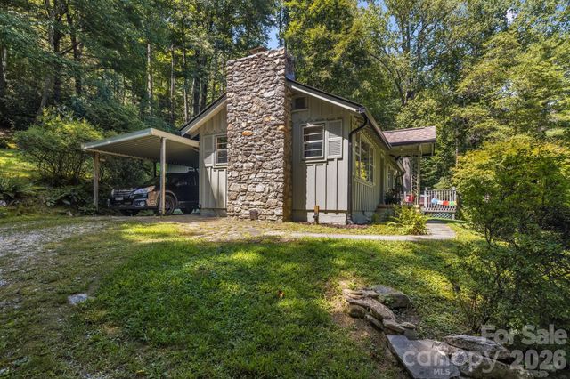 258 Old Homestead Road, Hendersonville, NC 28739