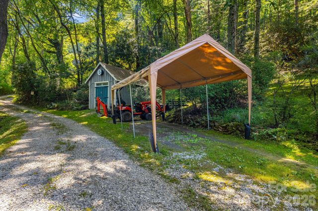 258 Old Homestead Road, Hendersonville, NC 28739