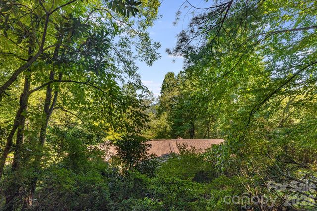 258 Old Homestead Road, Hendersonville, NC 28739