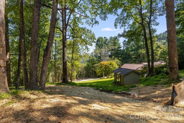 258 Old Homestead Road, Hendersonville, NC 28739