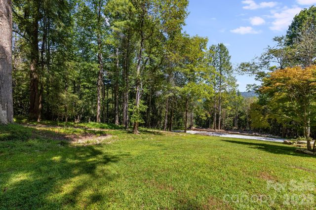 258 Old Homestead Road, Hendersonville, NC 28739