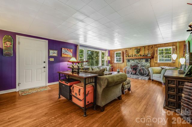 258 Old Homestead Road, Hendersonville, NC 28739