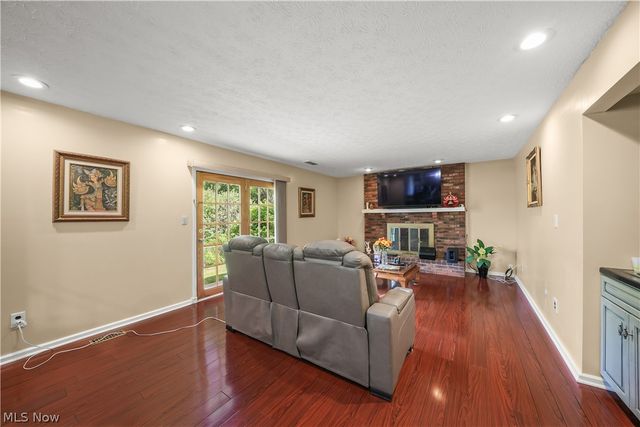 4781 N Hillary Oval, Richmond Heights, OH 44143