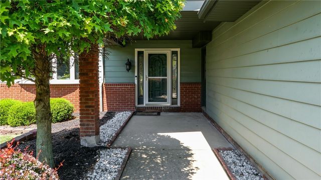 4781 N Hillary Oval, Richmond Heights, OH 44143