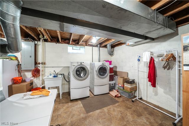 4781 N Hillary Oval, Richmond Heights, OH 44143