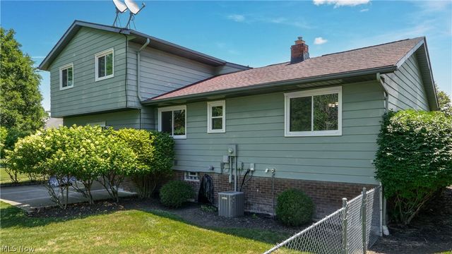 4781 N Hillary Oval, Richmond Heights, OH 44143