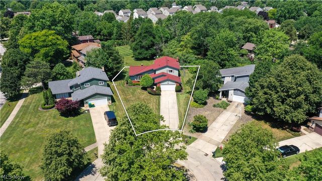 4781 N Hillary Oval, Richmond Heights, OH 44143