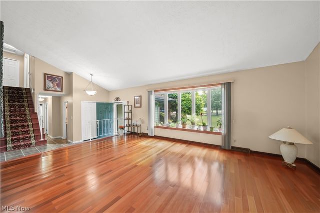 4781 N Hillary Oval, Richmond Heights, OH 44143