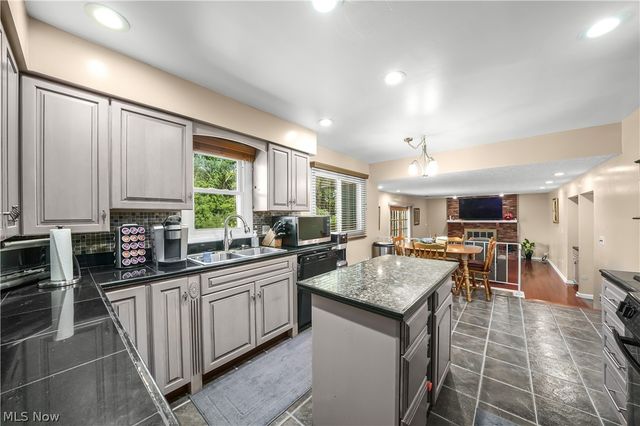 4781 N Hillary Oval, Richmond Heights, OH 44143