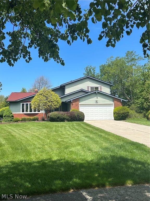 4781 N Hillary Oval, Richmond Heights, OH 44143