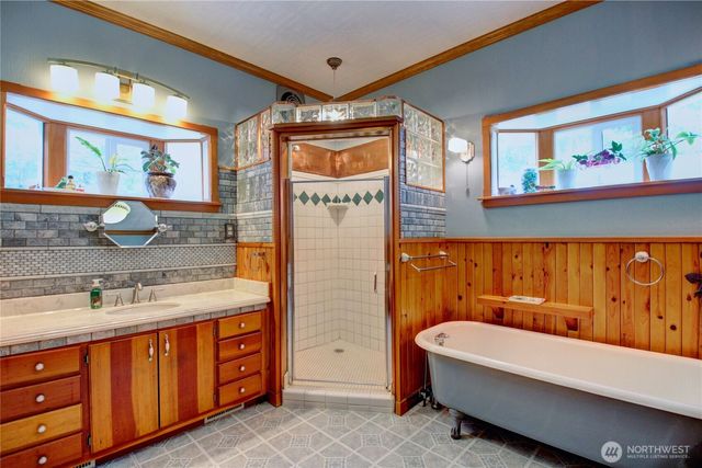 2909 Overpass Road, Bow, WA 98232