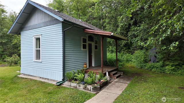 2909 Overpass Road, Bow, WA 98232