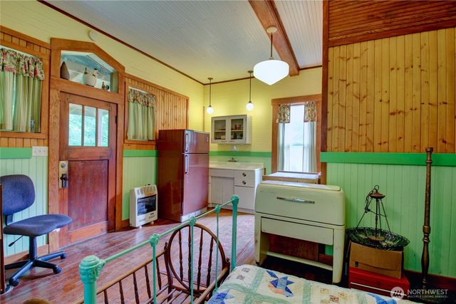 2909 Overpass Road, Bow, WA 98232