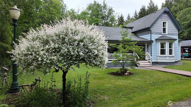 2909 Overpass Road, Bow, WA 98232