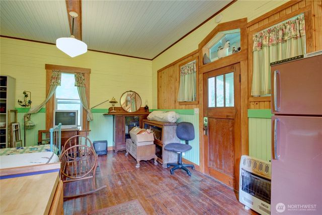 2909 Overpass Road, Bow, WA 98232