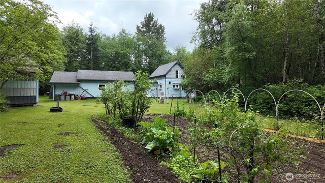 2909 Overpass Road, Bow, WA 98232