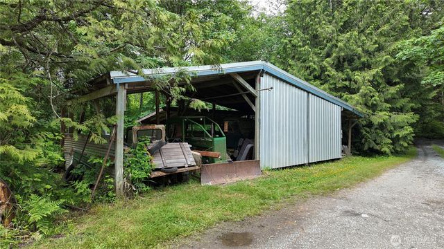 2909 Overpass Road, Bow, WA 98232