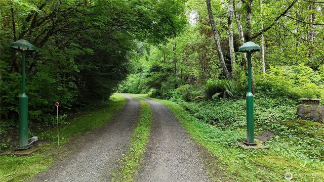 2909 Overpass Road, Bow, WA 98232