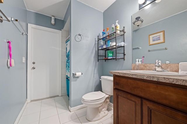 932 SE Damask Avenue, Port St. Lucie, FL 34983
