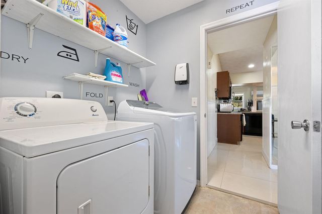 932 SE Damask Avenue, Port St. Lucie, FL 34983